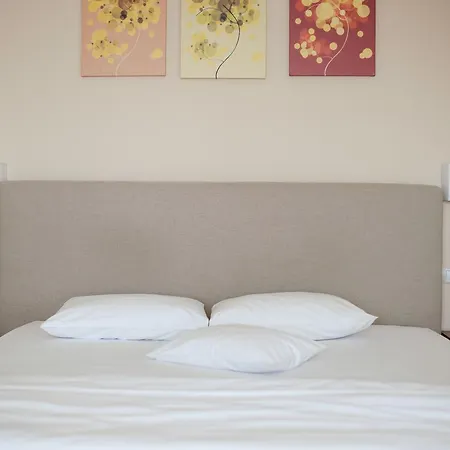 Bruxelles Bed & Breakfast 4*